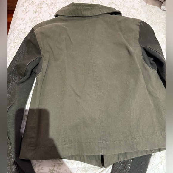 Veda Max Jacket - Picture 10 of 11